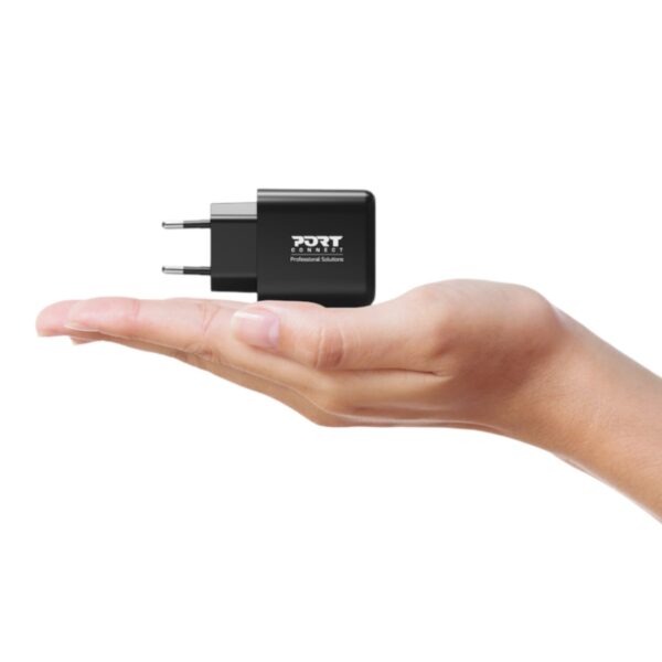 Port Connect 65W GaN Type-C and USB-A Fast Charger - Image 4